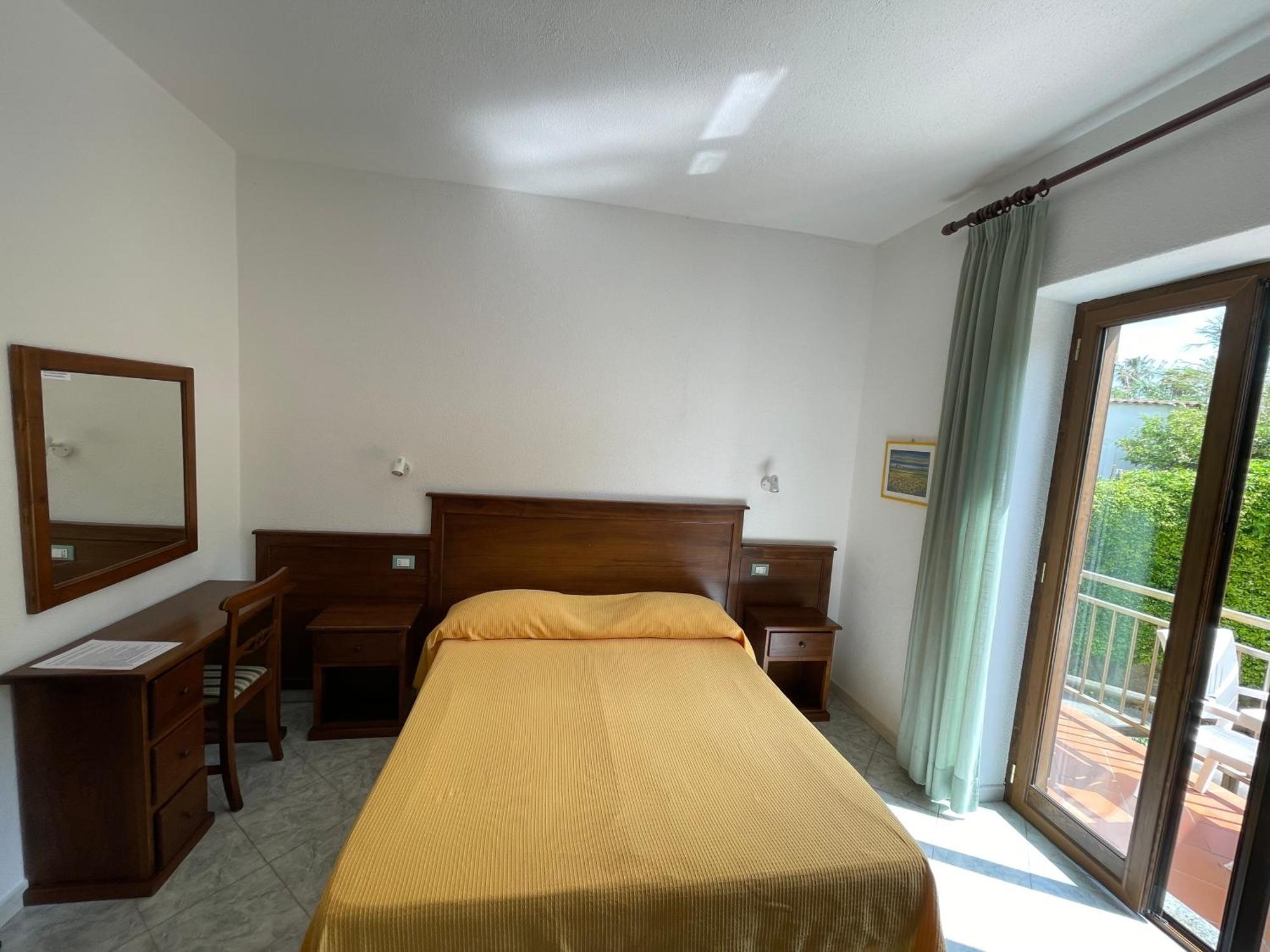 Residence Andrea A Mare Forio di Ischia Eksteriør billede